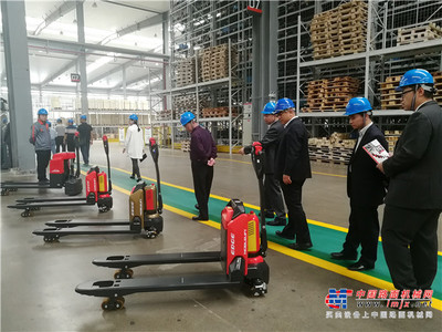 中國工程機械工業協會百余家企業嘉賓觀摩諾力智能工廠